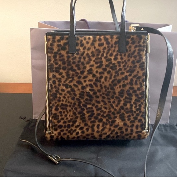 Henri Bendel animal print reverses to leather. shopping bag tote Removable strap - Picture 7 of 14